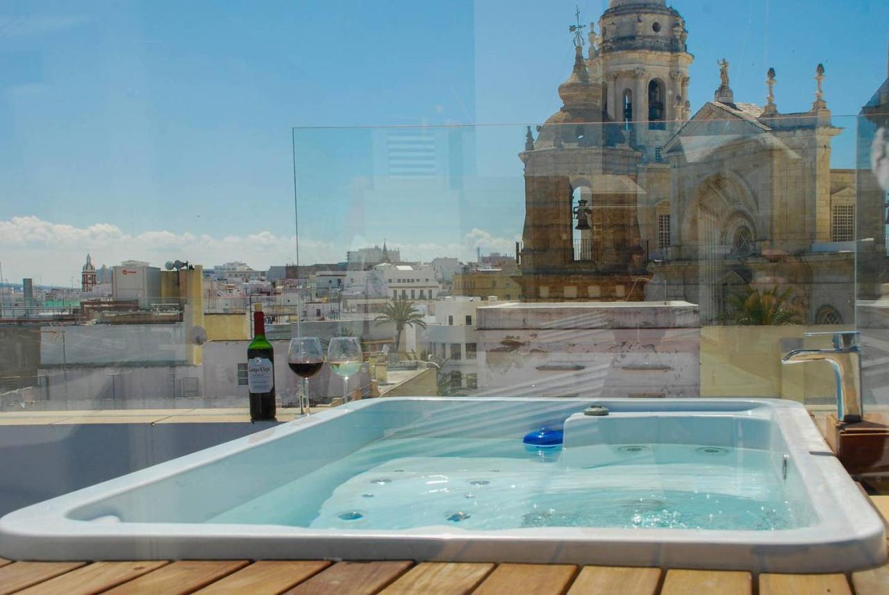 Апартаменти ***** Attic With Impressive Views And Jacuzzi Кадіс Екстер'єр фото