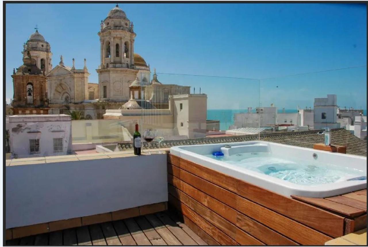 Апартаменти ***** Attic With Impressive Views And Jacuzzi Кадіс Екстер'єр фото
