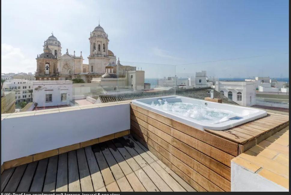 Апартаменти ***** Attic With Impressive Views And Jacuzzi Кадіс Екстер'єр фото